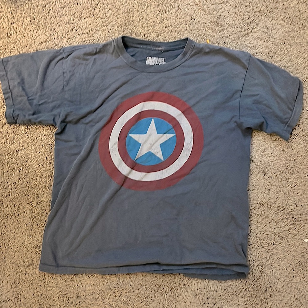 Vintage MARVEL COMICS t-shirt. Large youth size but can fit on a woman.